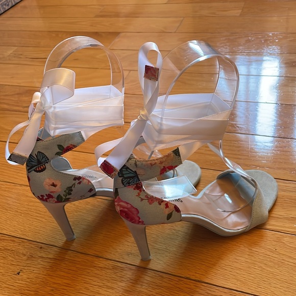 DISNEY - ALICE IN WONDERLAND - Call it Spring Heels - Picture 3 of 5